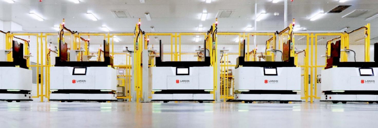 Robot cấp nguyên liệu và dỡ hàng cho máy phủ lớp