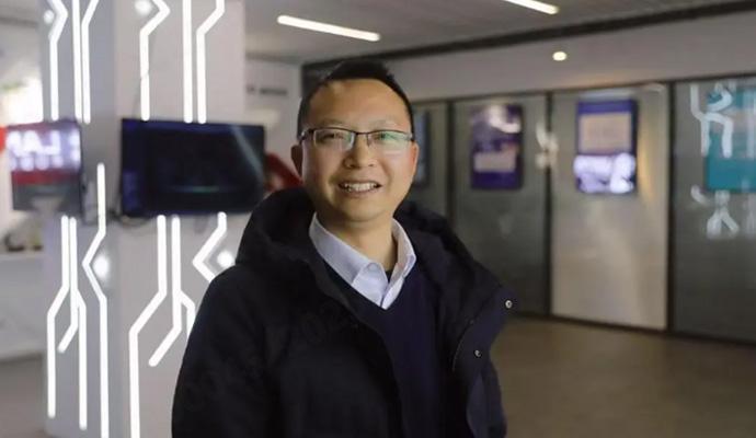 Máy robot vận chuyển thông minh