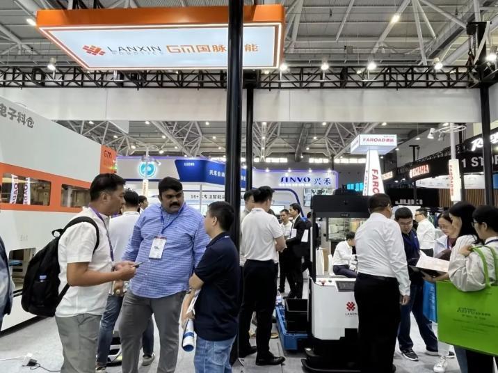 Robot tải đặt SMT